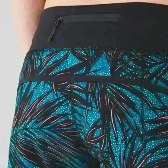 Lululemon Speed Short Palm Lace Tofino Teal Multi / Black
Size 8 - Picture 13 of 14